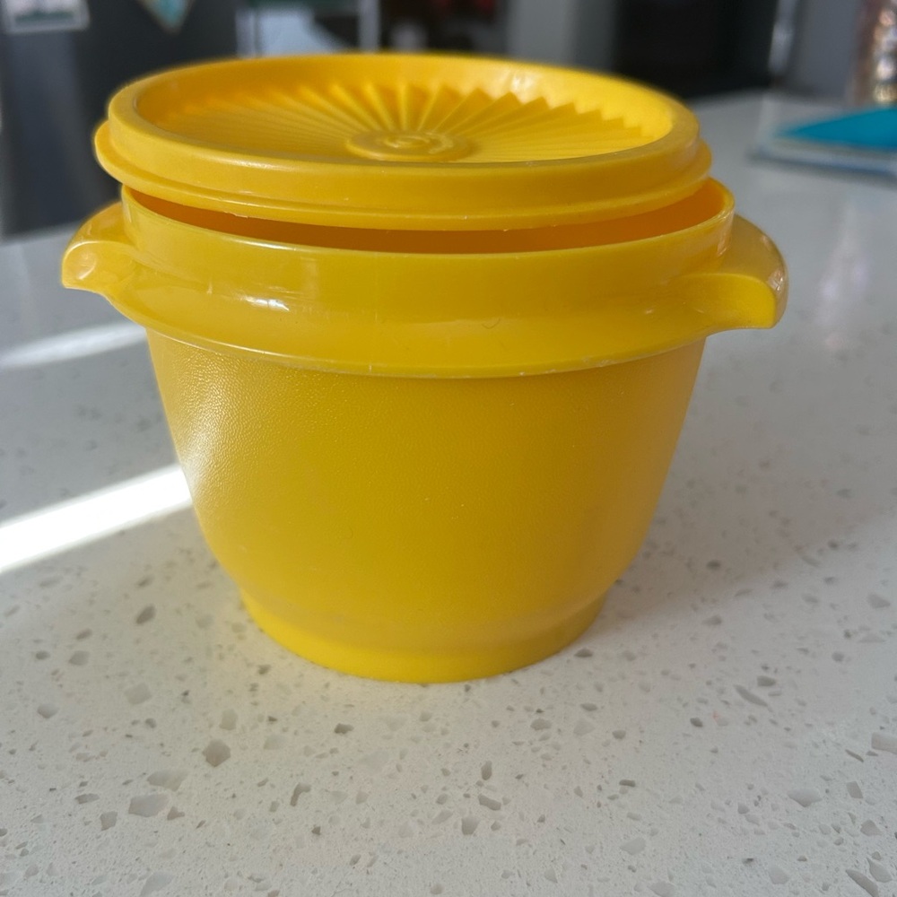 Vintage Tupperware Yellow Container - Picture 3 of 4